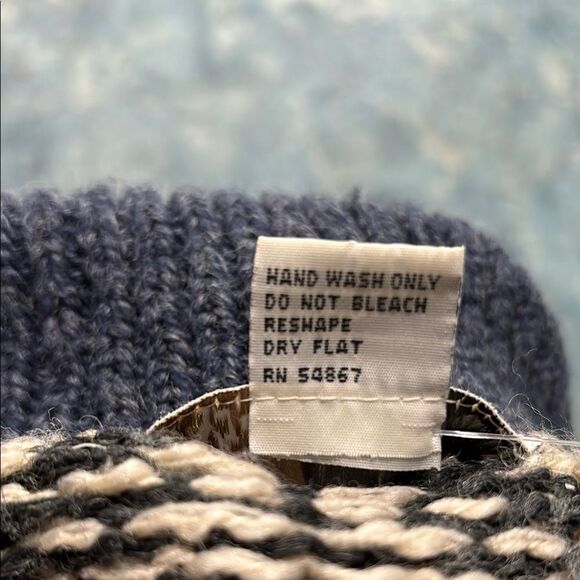 Navy and Cream Patterned Men's Sweater - Picture 11 of 11